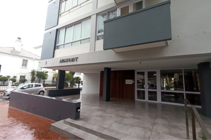 1 Bedroom Property for Sale in Sea Point Western Cape